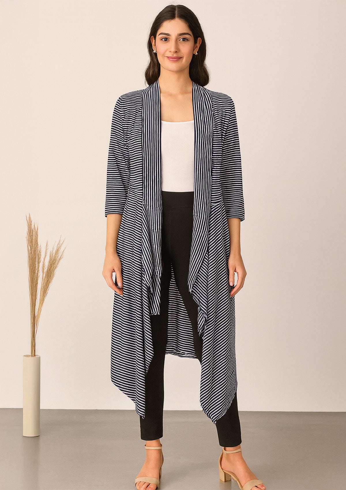 Women’s Striped Open-Front Shrug – Layering with Pockets