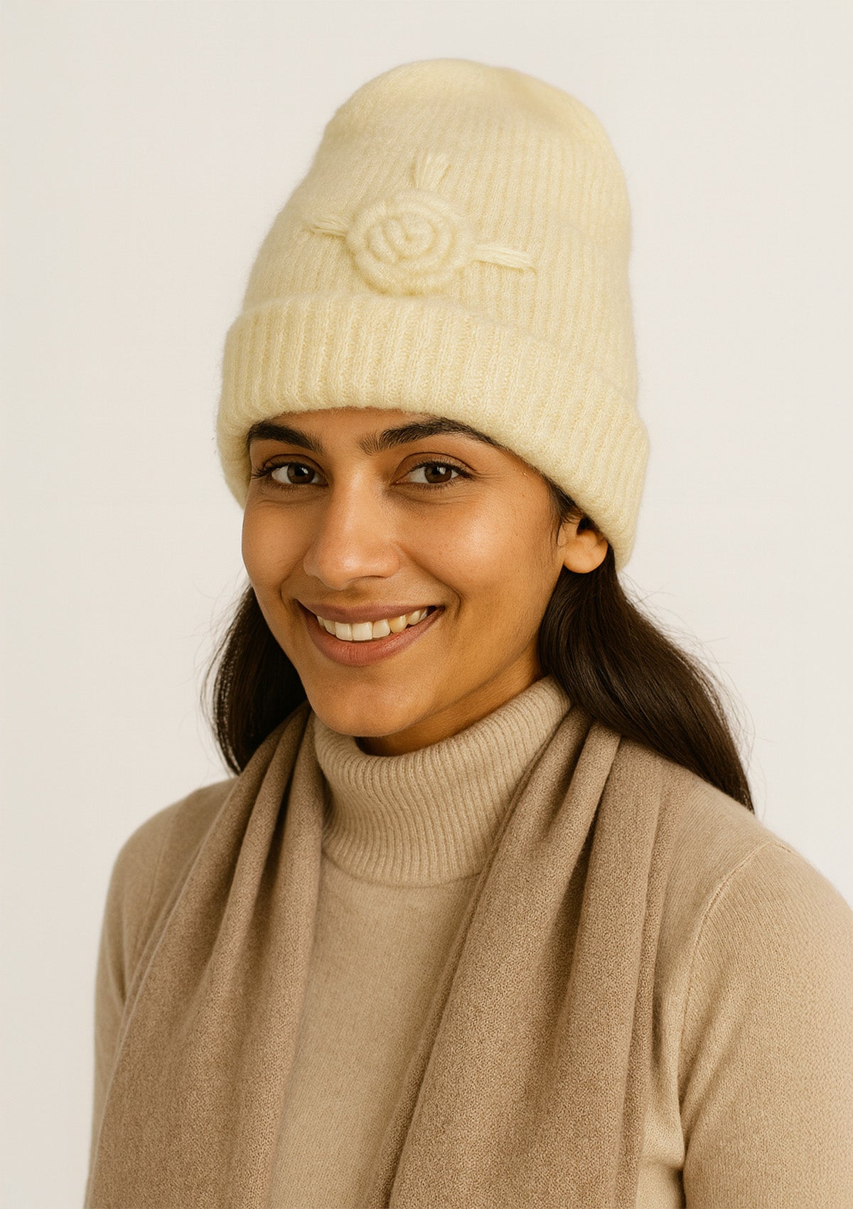 Luxury Cream Woolen Fur Winter Cap – Hand-Knit Rose Pattern Beanie